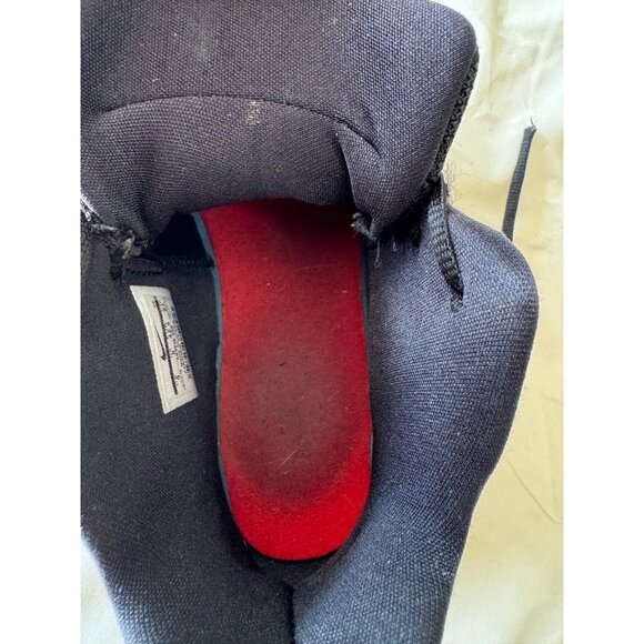 Nike Kyrie 5 Black & Red Basketball Shoes Size 9 Mens Mesh Upper Lace-Up Design - Picture 5 of 7